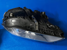 Load image into Gallery viewer, Frontscheinwerfer BMW F01 Xenon Ein Stück (Rechts oder Links) Headlight SCH3406361150he