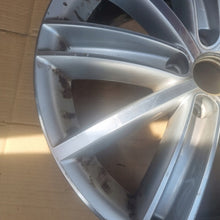 Load image into Gallery viewer, 1x Alufelge 18 Zoll 7.0" 5x112 43ET Glanz Silber 5N0601025AF VW Tiguan Rim Wheel FEL4562081064ve