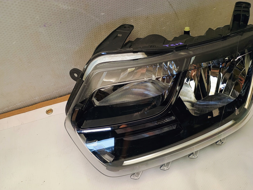 Frontscheinwerfer Dacia Duster 260609367R LED Ein Stück (Rechts oder Links)