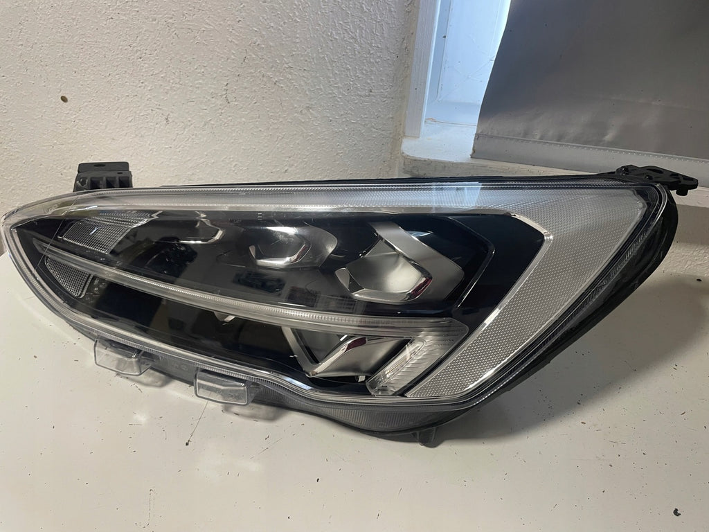 Frontscheinwerfer Ford Focus JX7B-13E015-AE JX7B-13E014-AE LED Rechts oder Links SCH5221059970yt