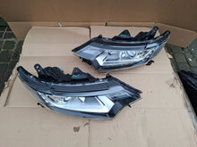 Load image into Gallery viewer, Frontscheinwerfer Mitsubishi Outlander III Ein Satz Scheinwerfer Headlight SCH2611622642xw
