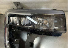 Laden Sie das Bild in den Galerie-Viewer, Frontscheinwerfer Renault Master I 260107323R Rechts Scheinwerfer Headlight SCH4531222347ds
