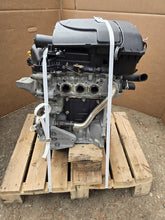 Laden Sie das Bild in den Galerie-Viewer, Motor Citroën Peugeot Toyota I 1KR-B52V 1.0 90TKm 2012 Benzin Engine Komplett MOT1261851720fo