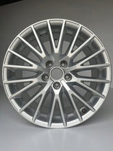 Load image into Gallery viewer, 1x Alufelge 18 Zoll 8.5&quot; 5x112 50ET Glanz Silber 8S0601025 Audi Tt Rim Wheel