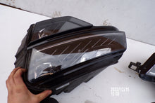 Laden Sie das Bild in den Galerie-Viewer, Frontscheinwerfer Skoda Karoq 57B941015F LED Links Scheinwerfer Headlight SCH6435470332qi