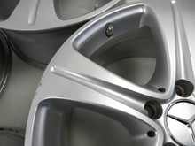 Laden Sie das Bild in den Galerie-Viewer, 4x Alufelge 18 Zoll 8.0" 5x112 43ET Glanz Silber A2134011400 Mercedes-Benz W213 FEL4147815788tv