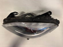 Laden Sie das Bild in den Galerie-Viewer, Frontscheinwerfer Mercedes-Benz W246 A2468207161 Links Scheinwerfer Headlight SCH8372375038tg