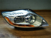 Laden Sie das Bild in den Galerie-Viewer, Frontscheinwerfer Ford Kuga 8V41-13D154-BF Xenon Rechts Scheinwerfer Headlight