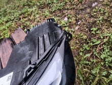 Laden Sie das Bild in den Galerie-Viewer, Frontscheinwerfer BMW 7 9879935 Links Scheinwerfer Headlight SCH2582319873fs
