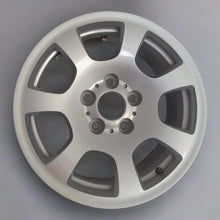 Laden Sie das Bild in den Galerie-Viewer, 1x Alufelge 16 Zoll 7.0&quot; 5x120 20ET Glanz Silber 6762000 Bmw Rim Wheel