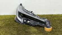Laden Sie das Bild in den Galerie-Viewer, Frontscheinwerfer Toyota Corolla 81110-02X10 LED Rechts Scheinwerfer Headlight SCH6776754476io