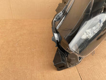 Laden Sie das Bild in den Galerie-Viewer, Frontscheinwerfer Mazda II D09K-51040 LED Links Scheinwerfer Headlight