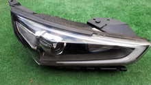 Laden Sie das Bild in den Galerie-Viewer, Frontscheinwerfer Hyundai Ioniq Xenon Rechts Scheinwerfer Headlight