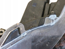 Laden Sie das Bild in den Galerie-Viewer, Frontscheinwerfer Toyota Yaris EUK0-8 LED Links Scheinwerfer Headlight SCH6497172139fm