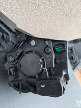 Laden Sie das Bild in den Galerie-Viewer, Frontscheinwerfer Hyundai I20 III 92101-Q0050 Links Scheinwerfer Headlight