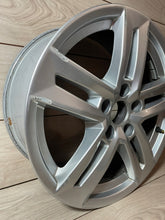 Laden Sie das Bild in den Galerie-Viewer, 1x Alufelge 17 Zoll 7.0" 5x112 8W0601025P Audi A4 B9 Rim Wheel FEL2672460881cq