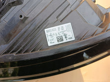 Laden Sie das Bild in den Galerie-Viewer, Frontscheinwerfer Skoda Enyaq 5LB941017A 1EX014773-41 5LB941017 Full LED Links