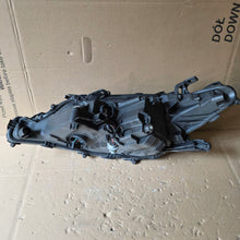 Laden Sie das Bild in den Galerie-Viewer, Frontscheinwerfer Toyota Camry 81110-33D71 Rechts Scheinwerfer Headlight SCH9016641453ac