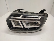Laden Sie das Bild in den Galerie-Viewer, Frontscheinwerfer Dacia Duster 260602465R LED Links Scheinwerfer Headlight