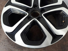 Laden Sie das Bild in den Galerie-Viewer, 1x Alufelge 17 Zoll 7.0&quot; 5x114.3 55ET 17070BT7A Honda Hrv Hr-V Rim Wheel