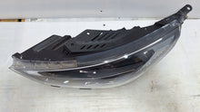 Laden Sie das Bild in den Galerie-Viewer, Frontscheinwerfer Hyundai I30 III 92101-G4600 LED Links Scheinwerfer Headlight