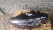 Laden Sie das Bild in den Galerie-Viewer, Frontscheinwerfer Mercedes-Benz W177 A1779064306 Links Scheinwerfer Headlight SCH6432210161mr