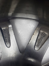 Load image into Gallery viewer, 1x Alufelge 17 Zoll 7.0&quot; 5x114.3 45ET Glanz Grau KB8MV3810 MAD-AR81 Mazda Cx30