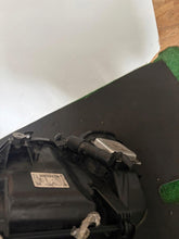 Load image into Gallery viewer, Frontscheinwerfer Mercedes-Benz W212 A2128202059 Xenon Rechts Headlight SCH2131756226es