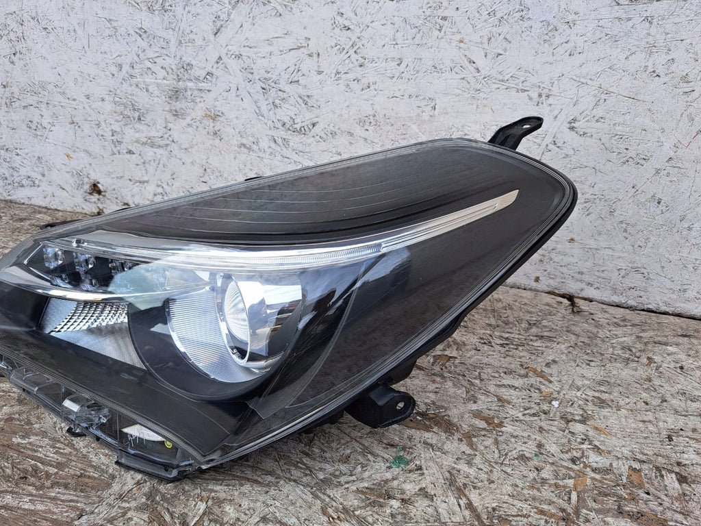 Frontscheinwerfer Toyota Yaris LED Ein Stück (Rechts oder Links) Headlight