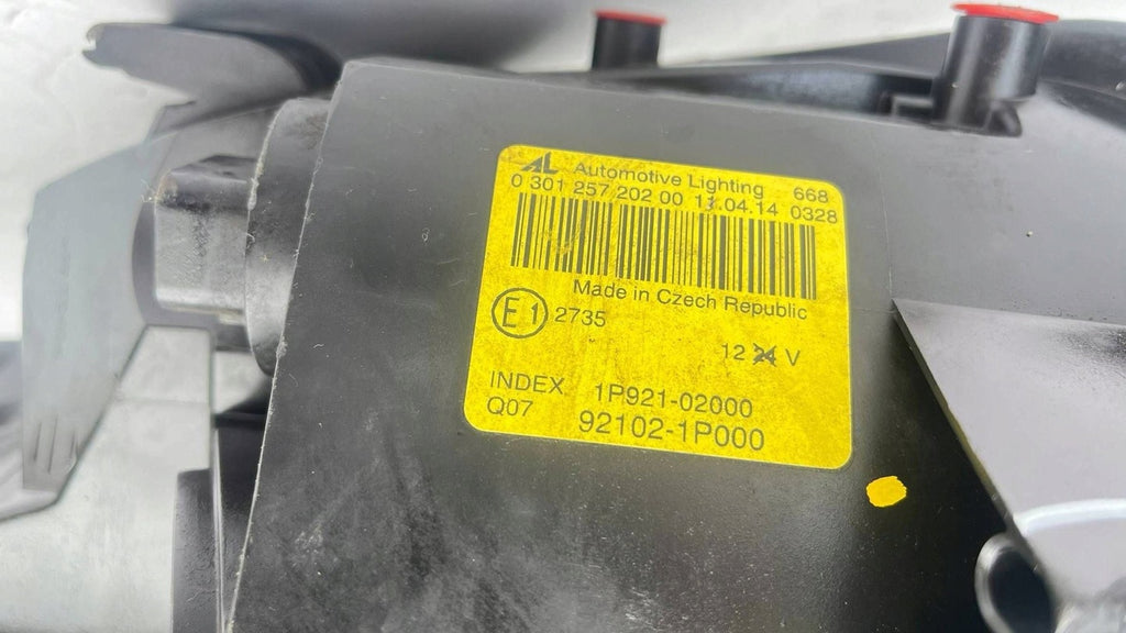 Frontscheinwerfer Kia Venga 921021P000 Rechts Scheinwerfer Headlight