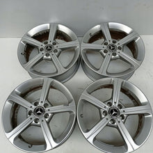 Load image into Gallery viewer, 4x Alufelge 17 Zoll 6.5" 5x112 44ET Glanz Silber A1774011200 Mercedes-Benz Cla FEL8098311210be