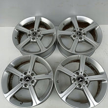 Load image into Gallery viewer, 4x Alufelge 17 Zoll 6.5" 5x112 44ET Glanz Silber A1774011200 Mercedes-Benz Cla FEL8098311210be