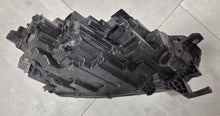Laden Sie das Bild in den Galerie-Viewer, Frontscheinwerfer Skoda Octavia IV LE18A6418 5E4941015030111823100 Rechts SCH6077942778np