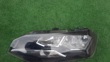 Laden Sie das Bild in den Galerie-Viewer, Frontscheinwerfer VW Polo 2G1941005 Links Scheinwerfer Headlight