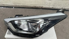 Load image into Gallery viewer, Frontscheinwerfer Hyundai I20 92101-C8000 Links Scheinwerfer Headlight