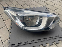 Load image into Gallery viewer, Frontscheinwerfer Hyundai I20 92102-4P500 Rechts Scheinwerfer Headlight SCH6006883941eo