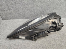 Laden Sie das Bild in den Galerie-Viewer, Frontscheinwerfer Porsche Panamera 970 970631056 Xenon Rechts Headlight SCH2726530842fo
