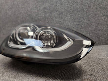 Laden Sie das Bild in den Galerie-Viewer, Frontscheinwerfer Porsche Cayenne 7P5941032 Xenon Rechts Scheinwerfer Headlight SCH2727492955zy