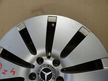 Laden Sie das Bild in den Galerie-Viewer, 1x Alufelge 17 Zoll 7.5&quot; 5x114.3 A2134010200 Mercedes-Benz Rim Wheel