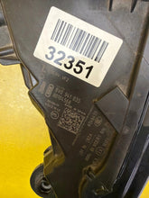 Load image into Gallery viewer, Frontscheinwerfer Audi A3 Links Scheinwerfer Headlight SCH7338030831mc