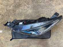 Laden Sie das Bild in den Galerie-Viewer, Frontscheinwerfer Mazda 3 Bm BHR2-51040 LED Links Scheinwerfer Headlight SCH6208203463vy