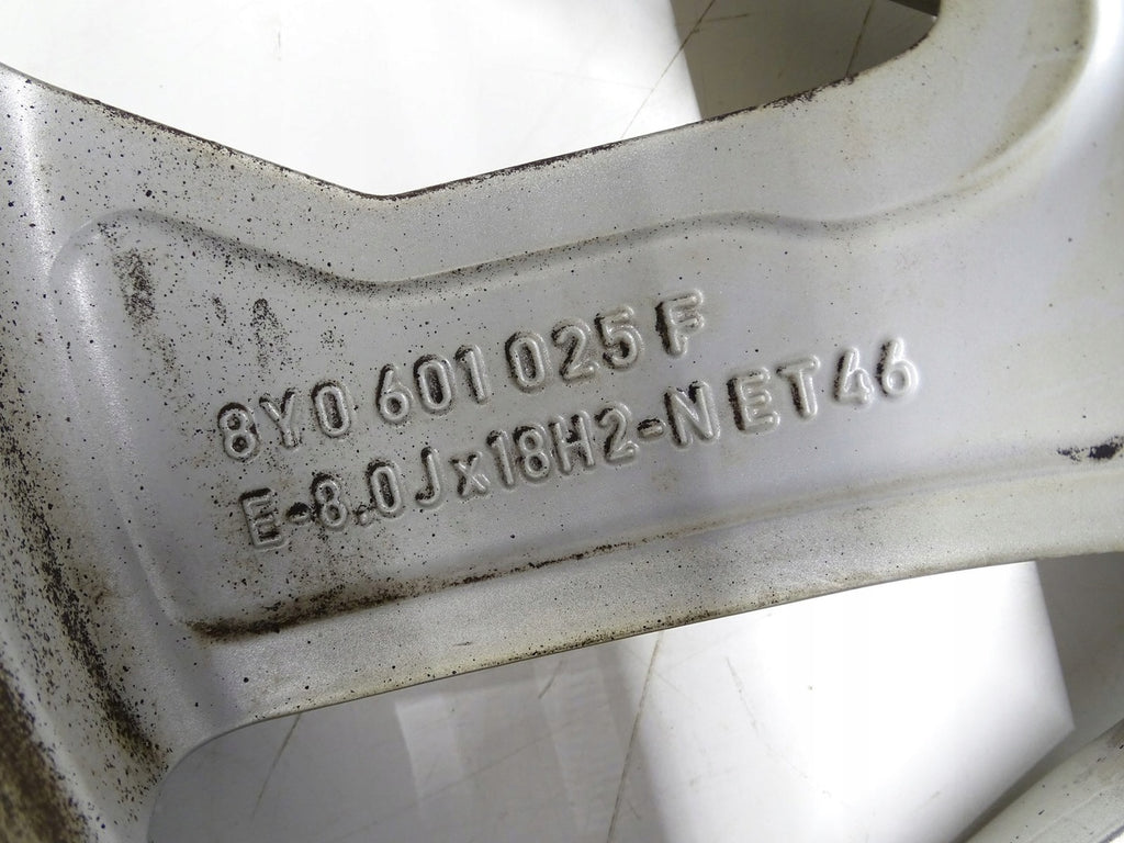 1x Alufelge 18 Zoll 8.0" 5x112 46ET 8Y0601025F Audi A3 Rim Wheel