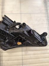 Laden Sie das Bild in den Galerie-Viewer, Frontscheinwerfer Skoda Superb III 3V1941015B Xenon Links Scheinwerfer Headlight