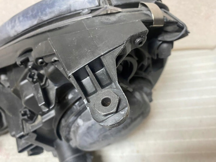 Frontscheinwerfer Mercedes-Benz W211 A2118201461 Xenon Rechts Headlight SCH7668398291bi