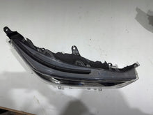 Load image into Gallery viewer, Frontscheinwerfer Toyota V 744NAWY21W Ein Stück (Rechts oder Links) Headlight SCH6467334598kr