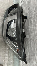 Load image into Gallery viewer, Frontscheinwerfer Hyundai I20 92101-4P500 Links Scheinwerfer Headlight