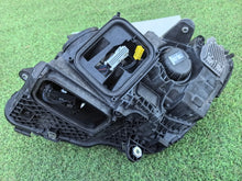 Laden Sie das Bild in den Galerie-Viewer, Frontscheinwerfer Mercedes-Benz W205 A205 A2059061606KZ A2059061506 LED Rechts SCH9672768357vb