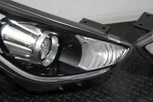 Laden Sie das Bild in den Galerie-Viewer, Frontscheinwerfer Kia Niro 92101-G5 Xenon Ein Stück (Rechts oder Links)