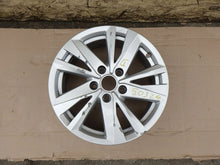 Load image into Gallery viewer, 1x Alufelge 16 Zoll 6.5&quot; 5x112 48ET 5TA601025 VW Touran Rim Wheel