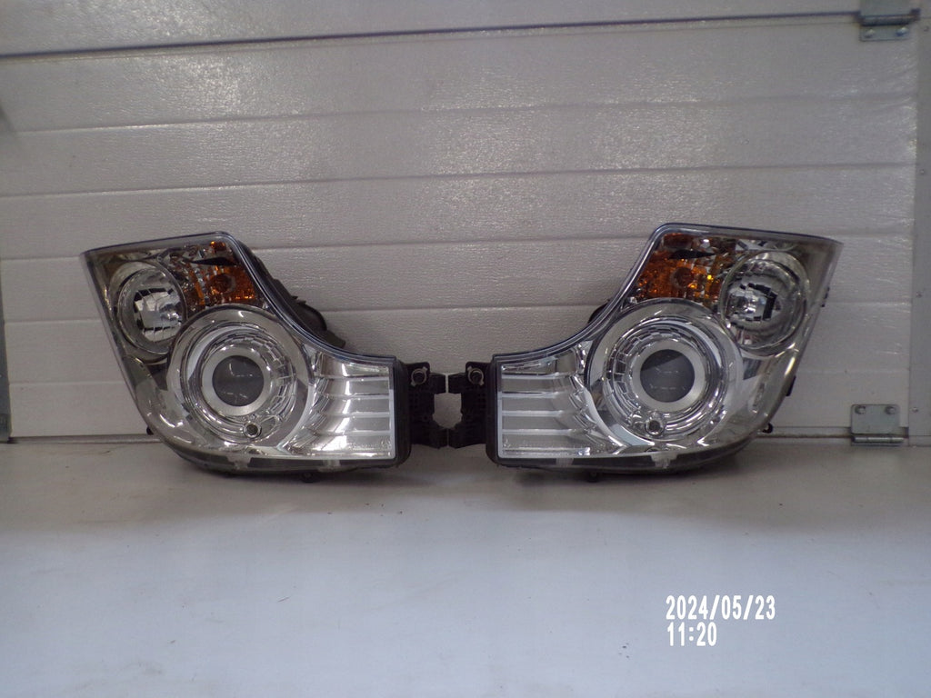 Frontscheinwerfer Mercedes-Benz A9608200739 A9608200639 Xenon Rechts oder Links SCH3734652469yv